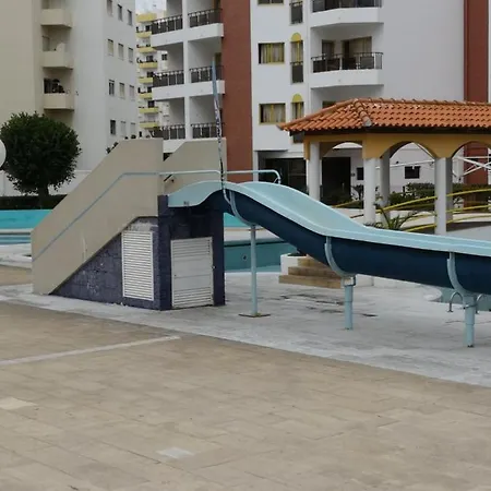 Rocha E Mar شقة *